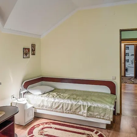 / Mieszkania / Svitlana Frühstückspension 3*