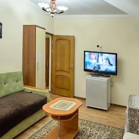 Bed & Breakfast / Mieszkania / Svitlana 3*